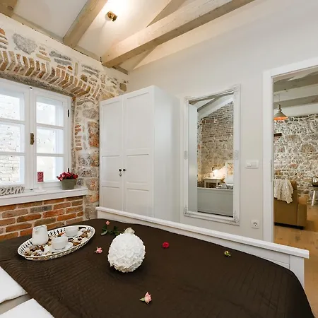 Santa Lucia Exclusive Apartament *